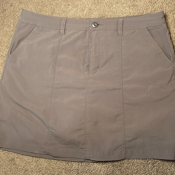 Patagonia Skort Inter-Continental Hideaway - Picture 1 of 8